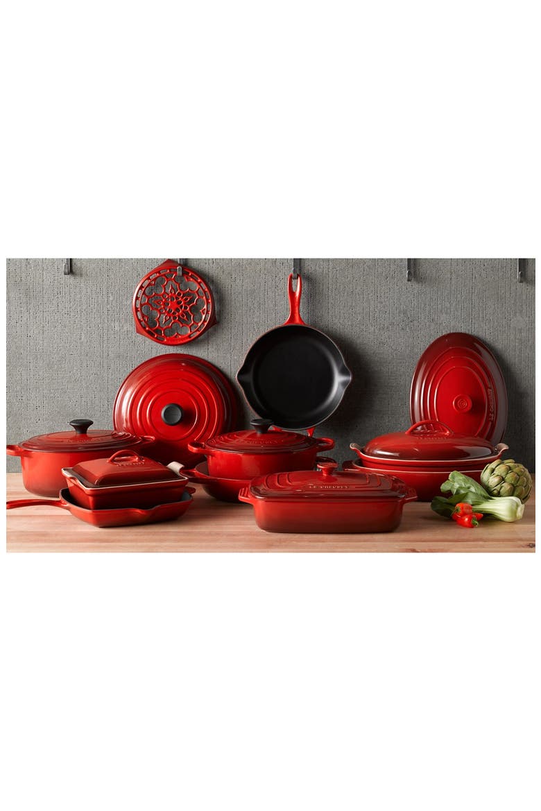 4 Quart Covered Oval Stoneware Casserole, Alternate, color, CHERRY