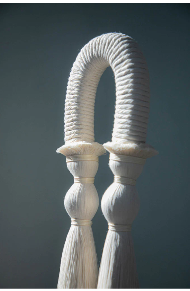 Caralarga Aldeana Sculpture, Alternate, color, White