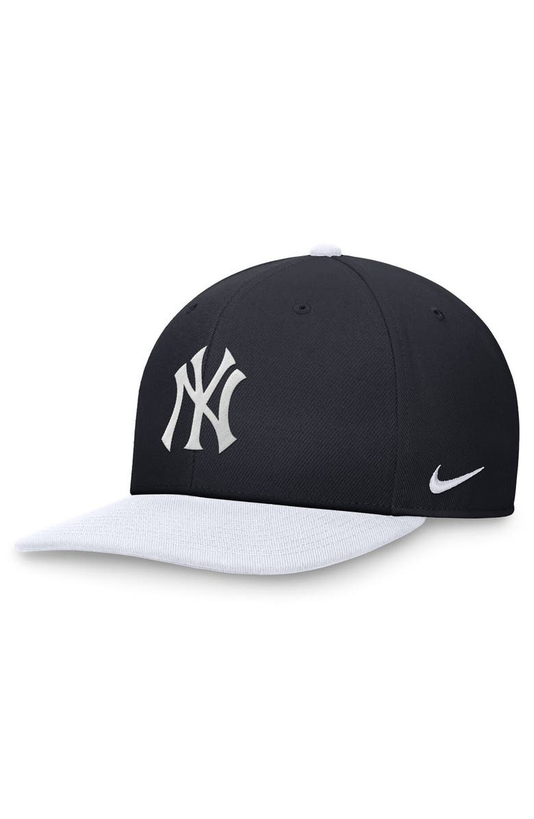 Nike Men's Nike Navy/White New York Yankees Evergreen Two-Tone Snapback Hat, Main, color, Navy