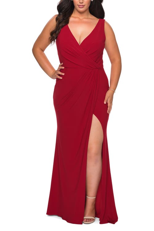 La Femme Jersey Plus Size Dress With V-neckline And Slit In Deep Red