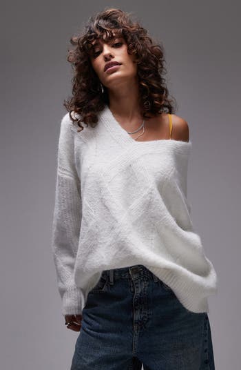 Fashion Sling Off-The-Shoulder V-Neck Sweater Fashion Sling Off-The-Shoulder V-Neck Sweater