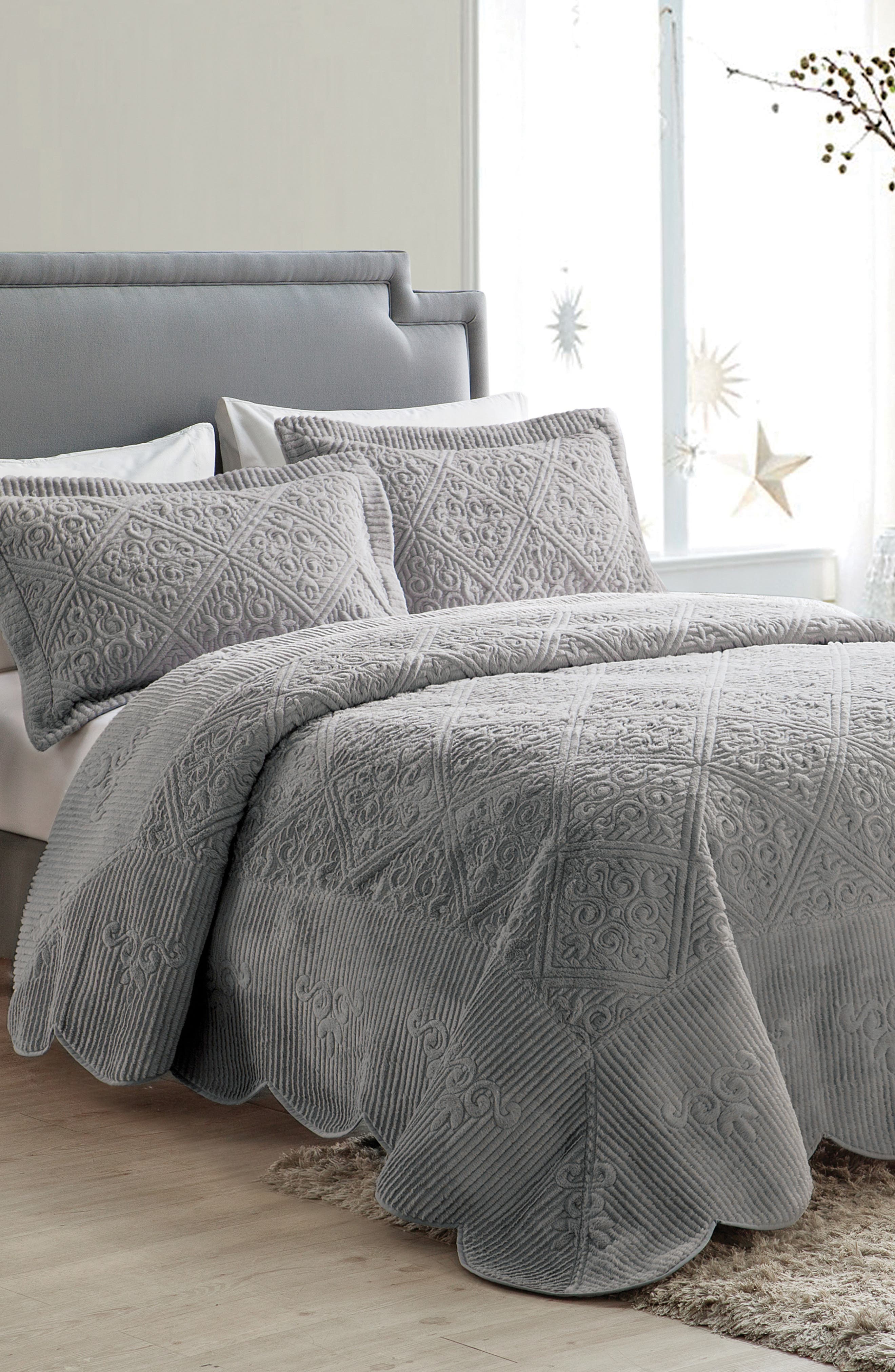 VCNY HOME Westland Quilted Plush Bedspread Set