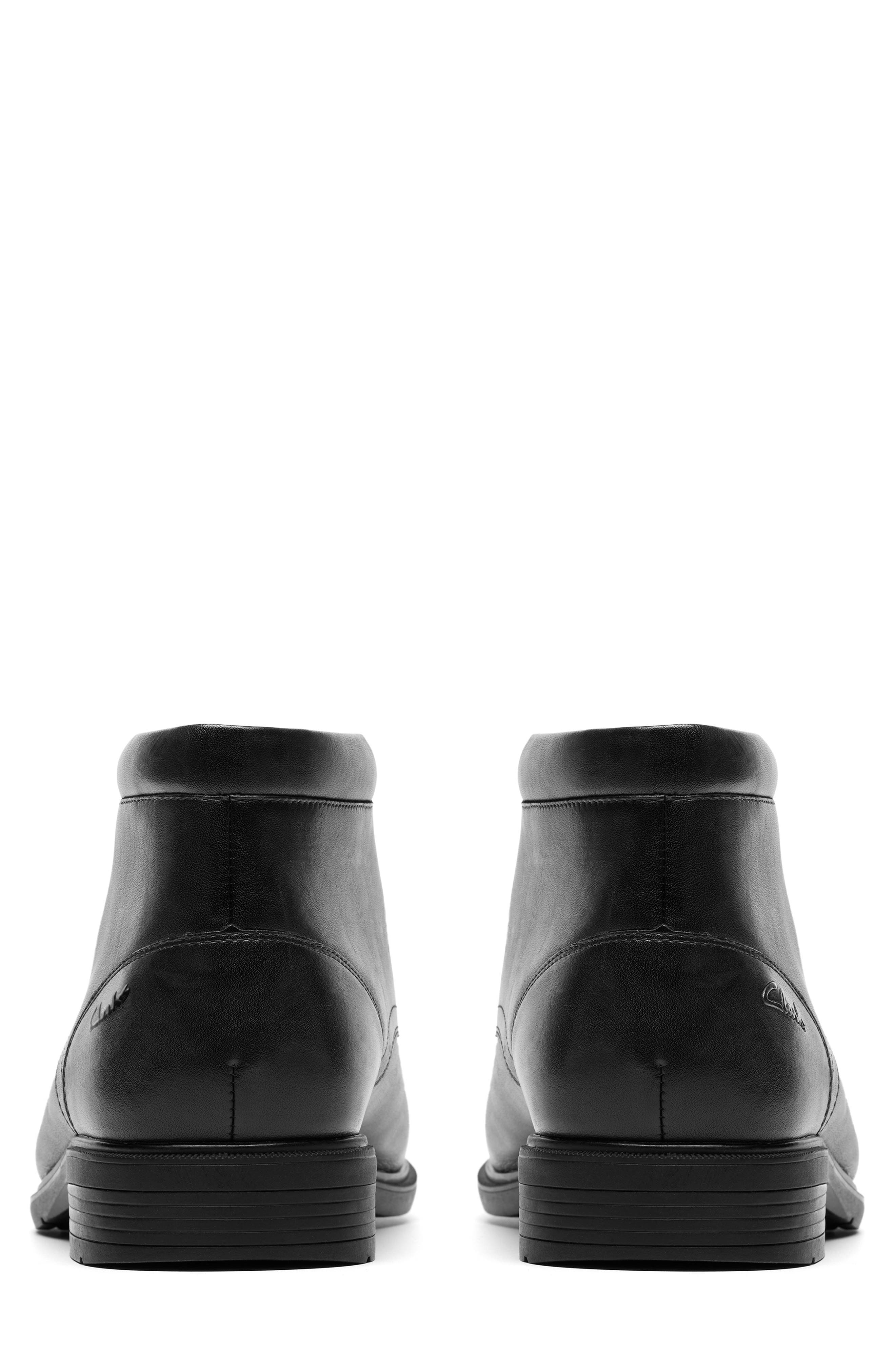 Clarks<sup>®</sup> Steadwell Plain Toe Chukka Boot, Alternate, color, Black