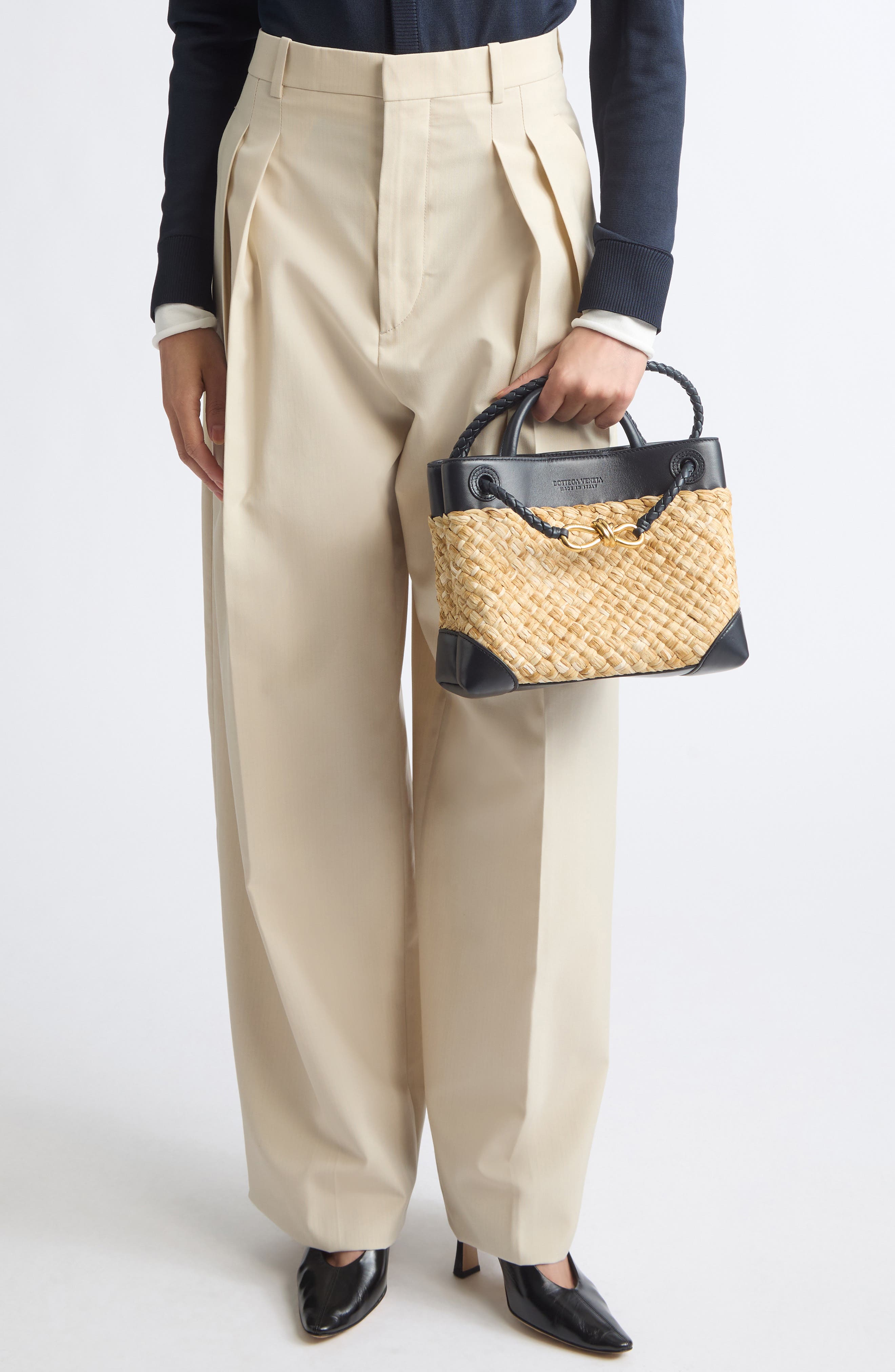 Small Andiamo Intrecciato Raffia Crossbody Bag, Alternate, color, 9968 NATURAL/ MIDN-M BRASS
