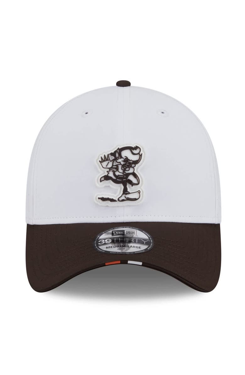 New Era Men's New Era  White/Brown Cleveland Browns 2025 NFL Training Camp Throwback Logo 39THIRTY Flex Hat, Alternate, color, White