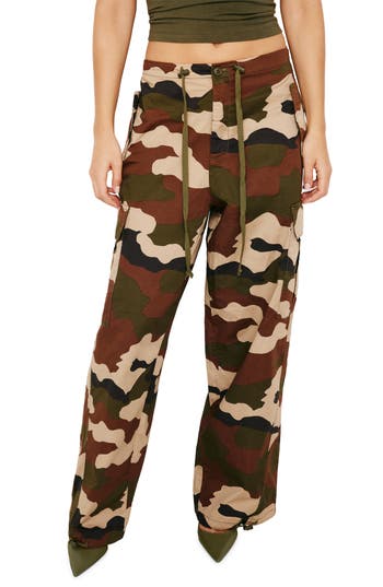 Good American Parachute Cargo Joggers In Fatigue Green Camo01