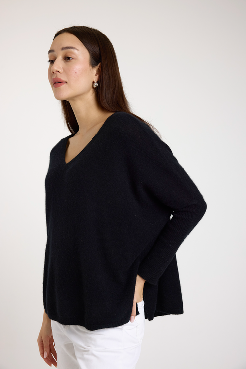 Brodie Pure Cashmere Charlotte V-neck Cashmere Jumper In Black