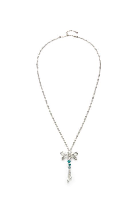 Long Pendant Necklace With a Dragonfly