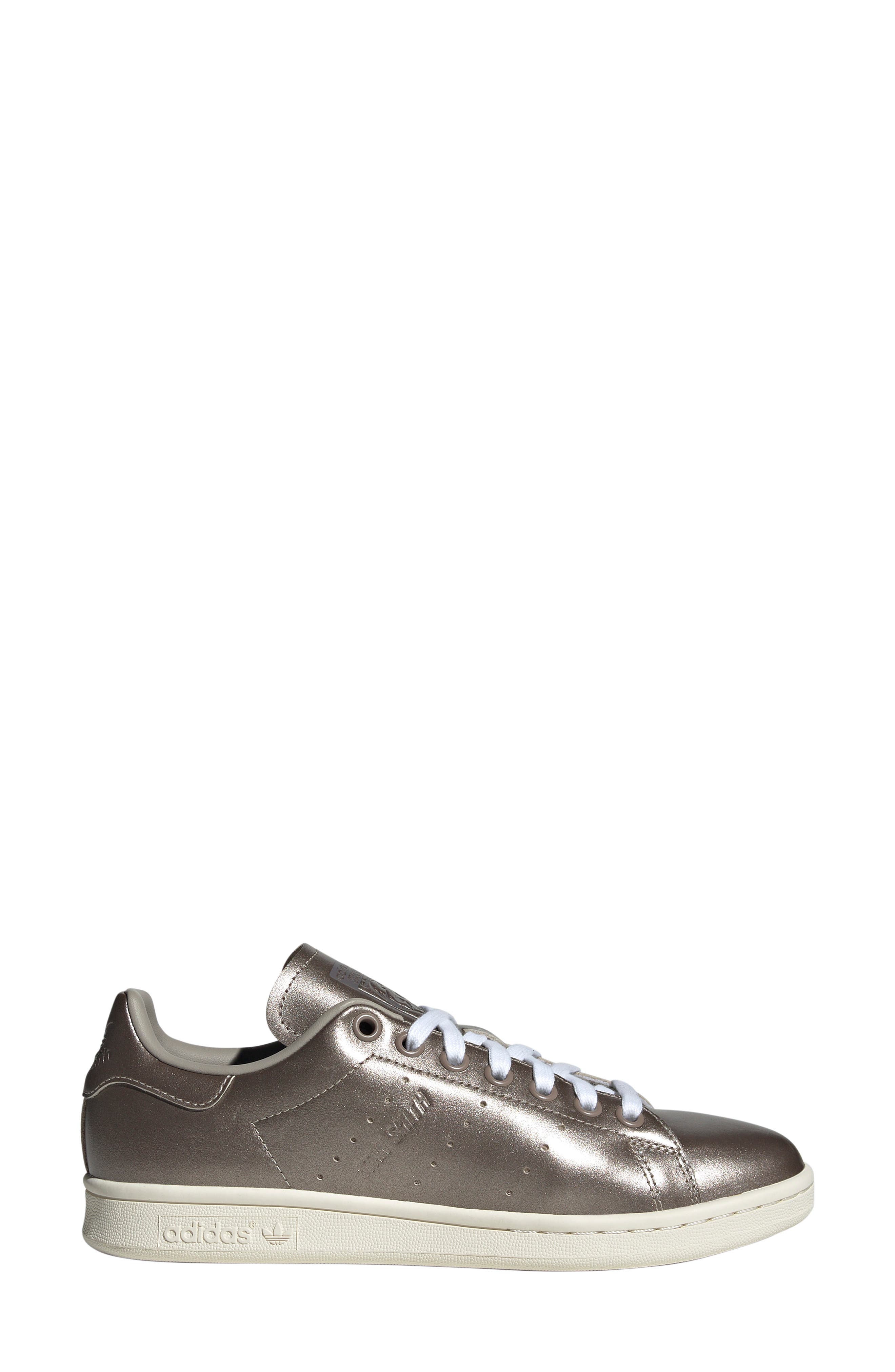 adidas Stan Smith Sneaker, Alternate, color, Black/ Putty Beige