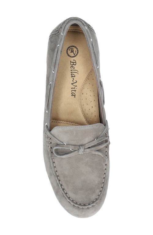 Bella Vita Scout Flat In Gray