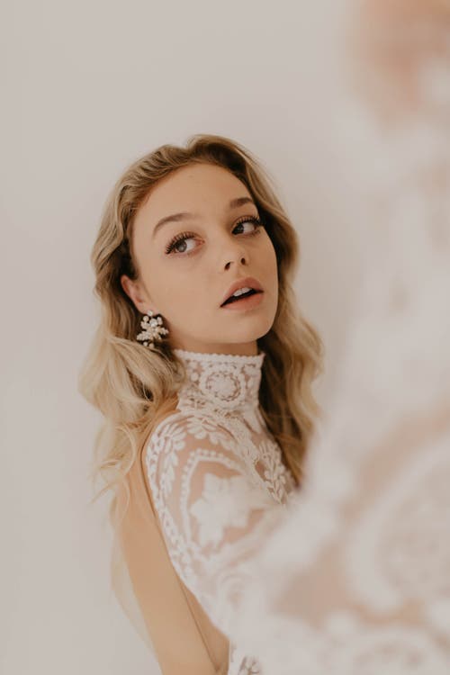 Untamed Petals Gwen Crystal Earrings In Gold