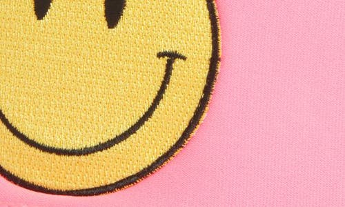 Friday Feelin ' Smile Patch Trucker Hat In Pink
