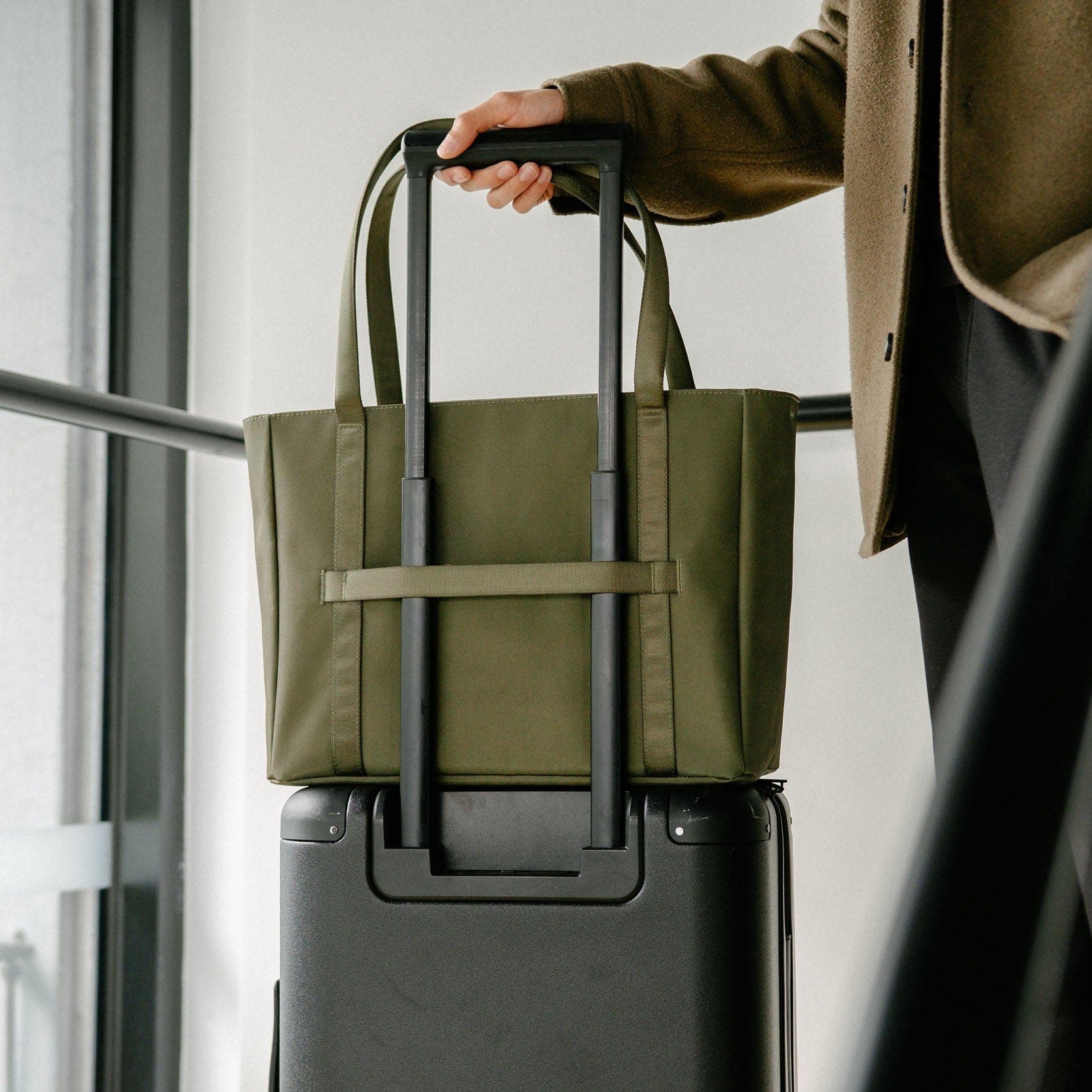 Daily Tote, Alternate, color, Olive
