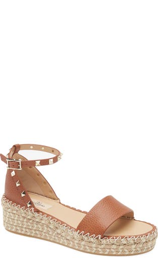 Valentino ジオメトリック柄ウェッジサンダル Valentino Garavani - Rockstud Skin Metallic Leather Sandal, 70mm
