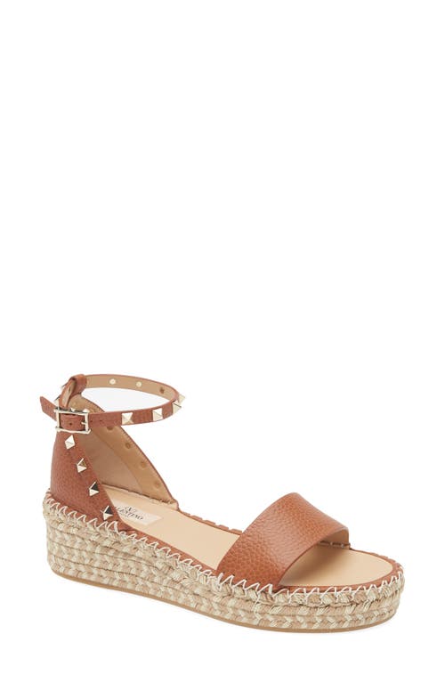 Valentino Rockstud 55 Grainy Leather Platform Sandal In Saddle