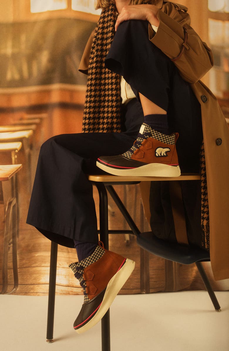 SOREL Out N About IV Classic Waterproof Duck Boot, Alternate, color, Caramel/ Blackened Brown