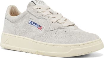 Medalist Low Top Sneaker