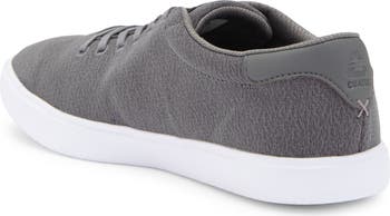 Phenom Low-Top Sneaker