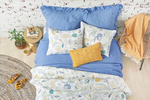 Carol & Frank 20" X 26" Colonial Williamsburg Brie Lagoon Cotton Standard Sham In Multi