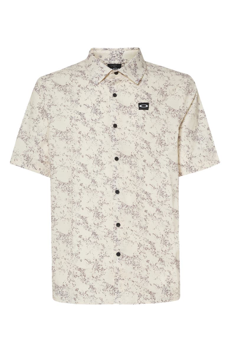 Oakley Sand Camo Short Sleeve Performance Button-Up Golf Shirt, Main, color, 