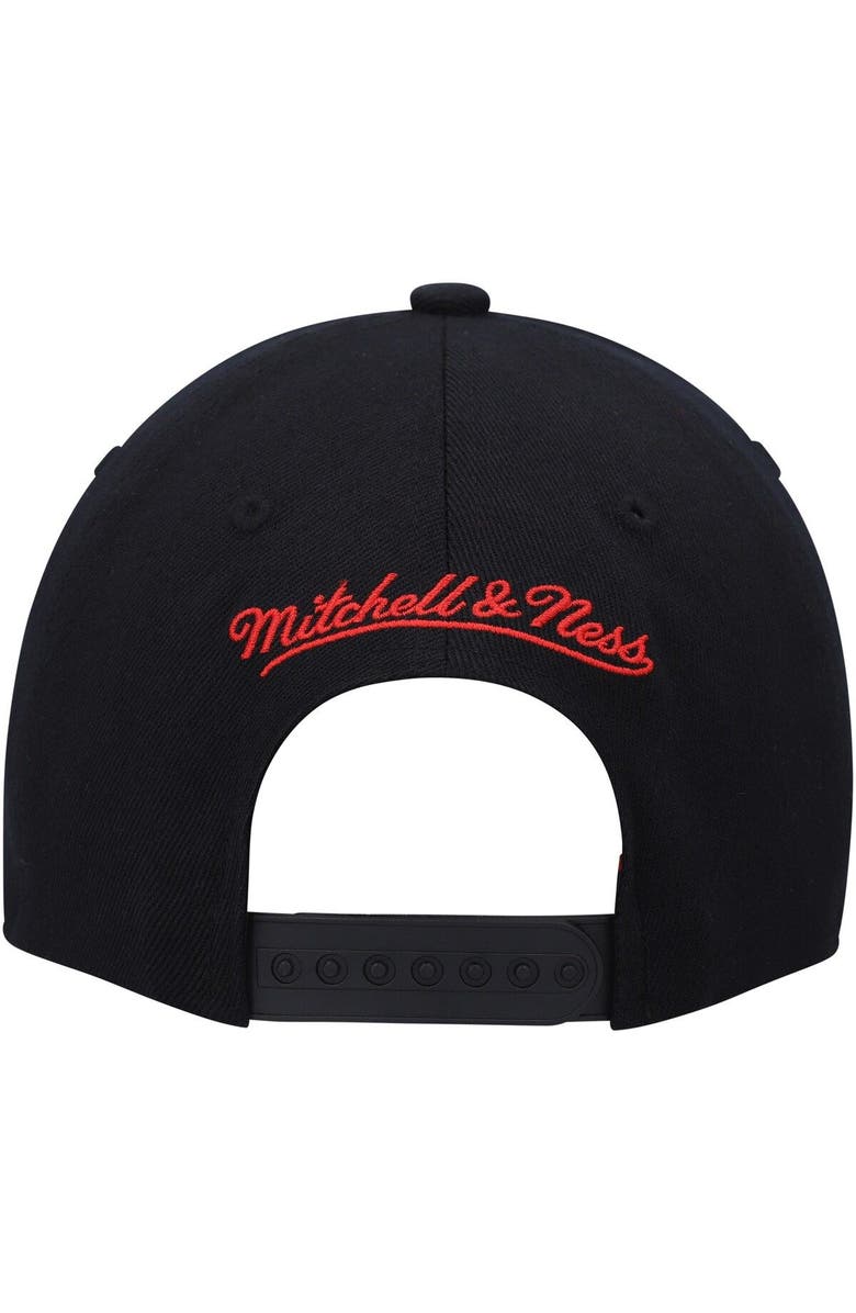 Mitchell & Ness Men's Mitchell & Ness Black/Red Portland Trail Blazers MVP Team Two-Tone 2.0 Stretch-Snapback Hat, Alternate, color,