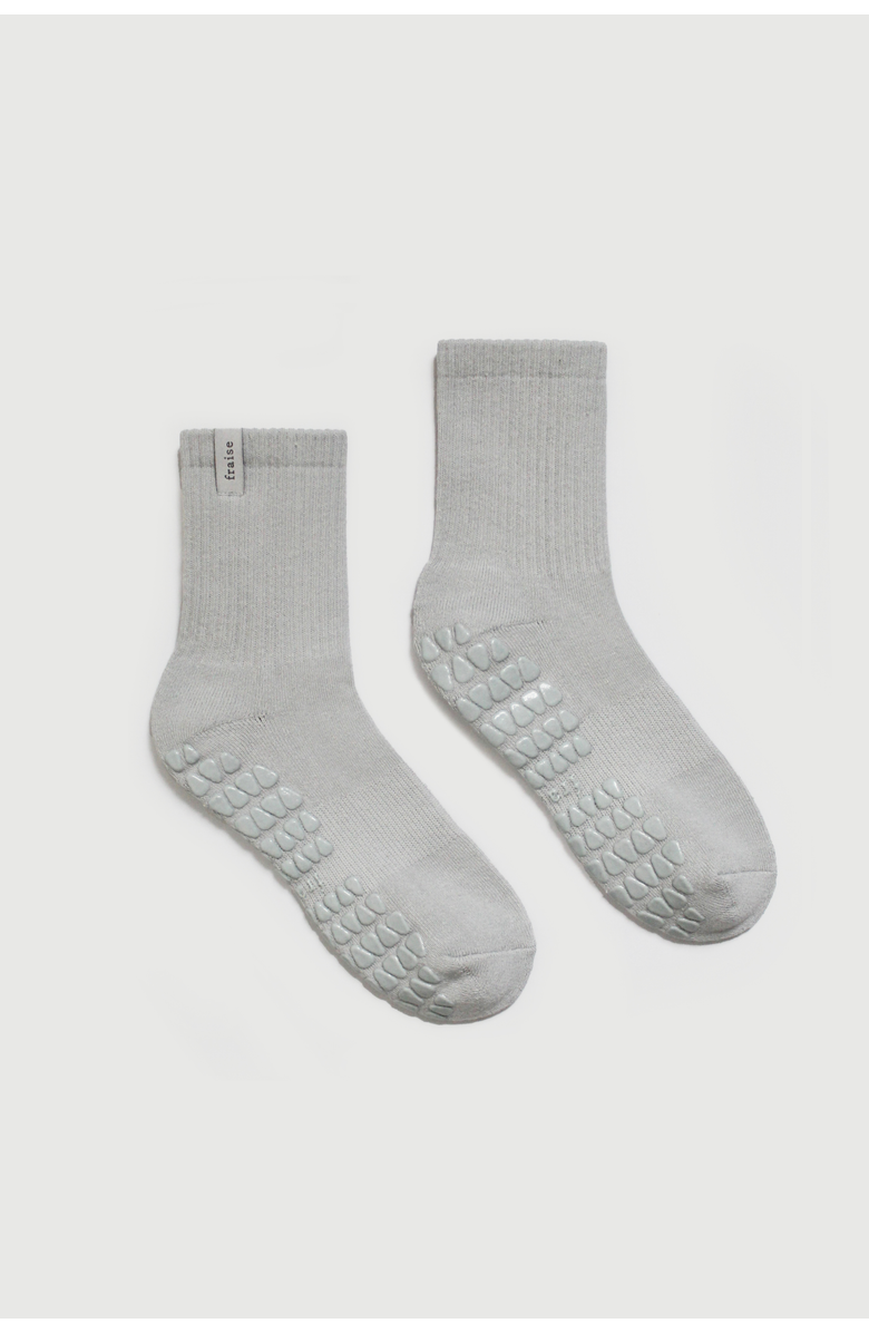 Fraise Fog Classic Crew Grip Socks, Main, color, Fog
