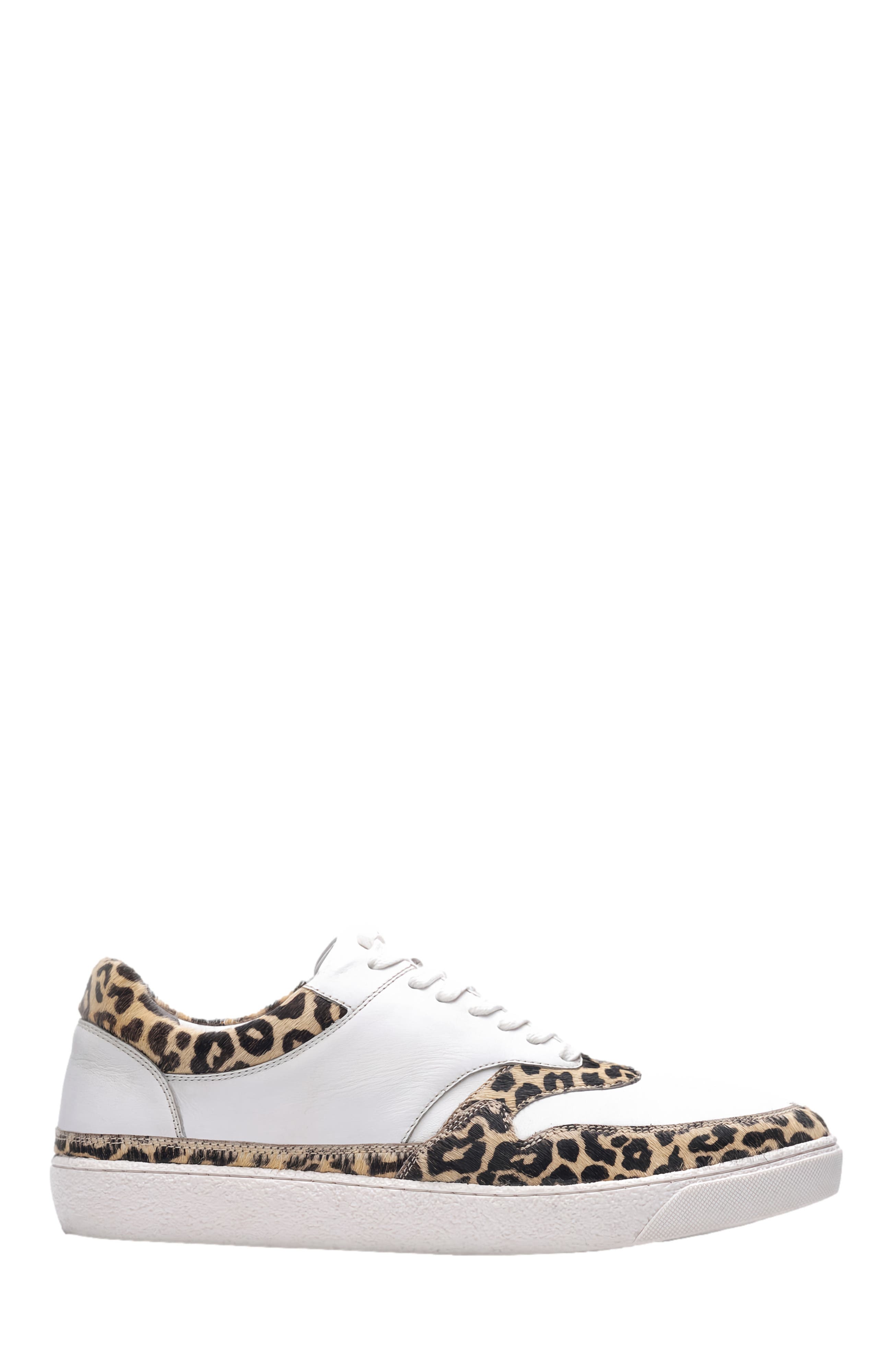  White Leopard
