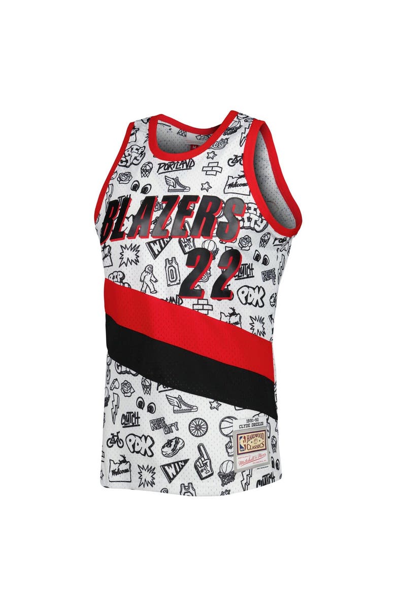 Mitchell & Ness Men's Mitchell & Ness Clyde Drexler White Portland Trail Blazers 1991-92 Hardwood Classics Doodle Swingman Jersey, Alternate, color, 