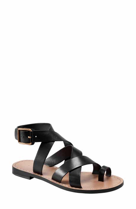 Marc Fisher LTD Lollie Strappy Toe Loop Sandal Women)