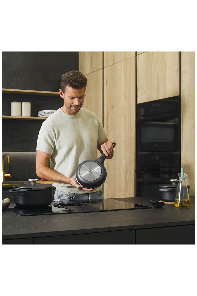 Leo Phantom Fry Pan, Alternate, color, BLACK