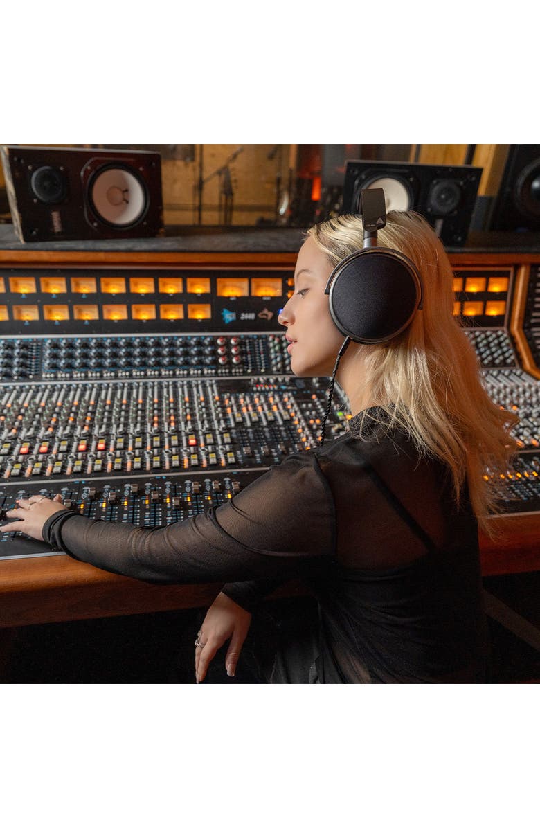 Audeze LCD-S20 Closed-Back Planar Magnetic Headphones, Alternate, color, Silver