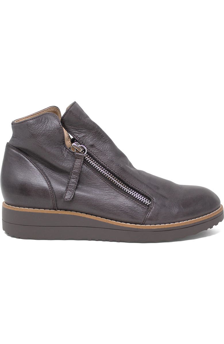 DJANGO AND JULIETTE Ohmy Double Zip Boot, Alternate, color, Chocolate-Chocolate Sole