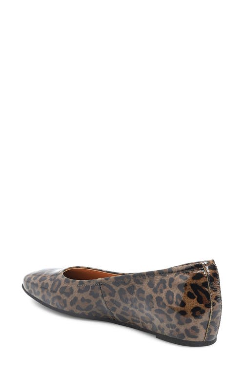 Söfft Poppy Square Toe Flat In Brown