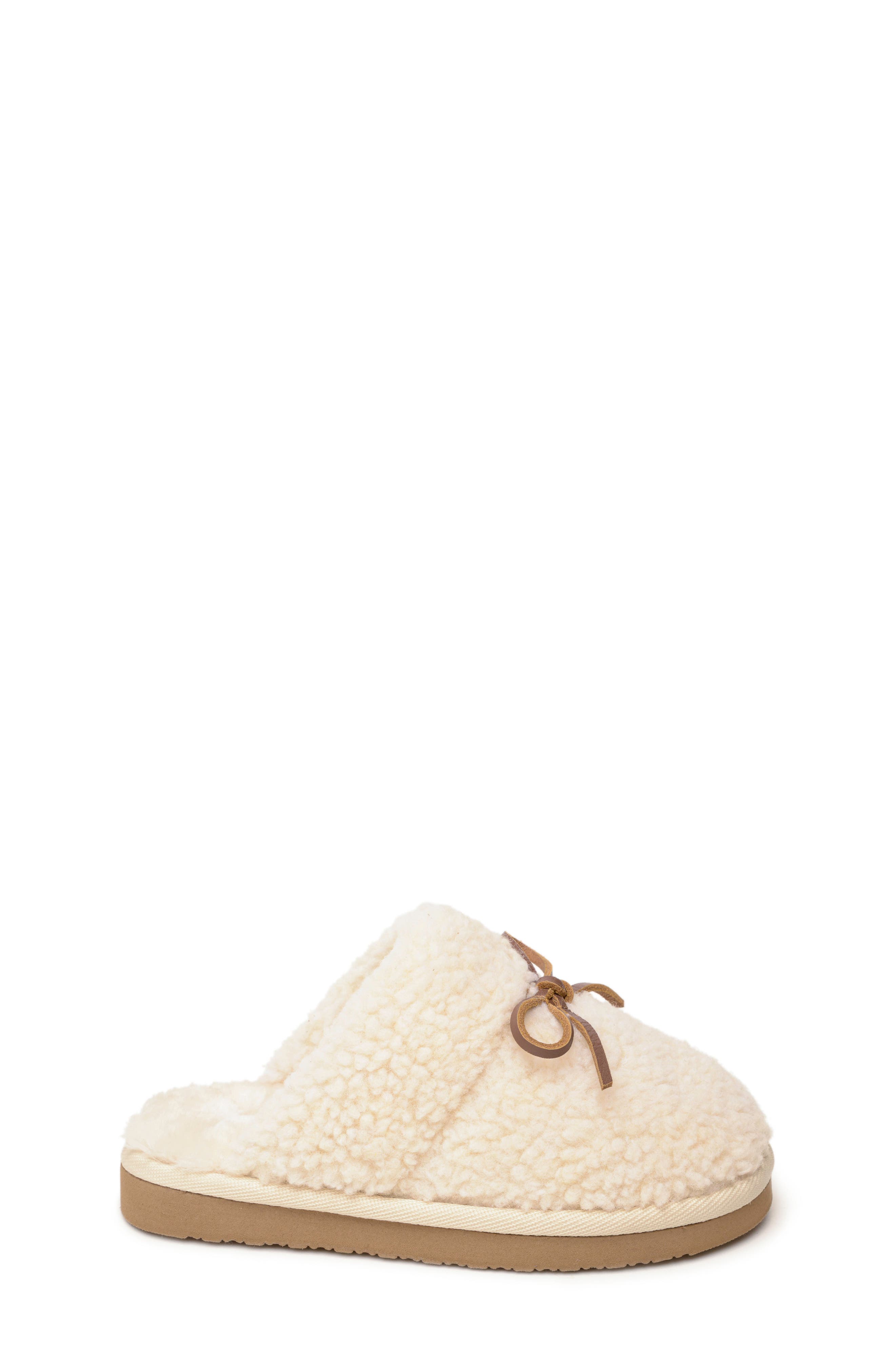 Minnetonka Mini Flurry Faux Fur Scuff Slipper, Alternate, color, 