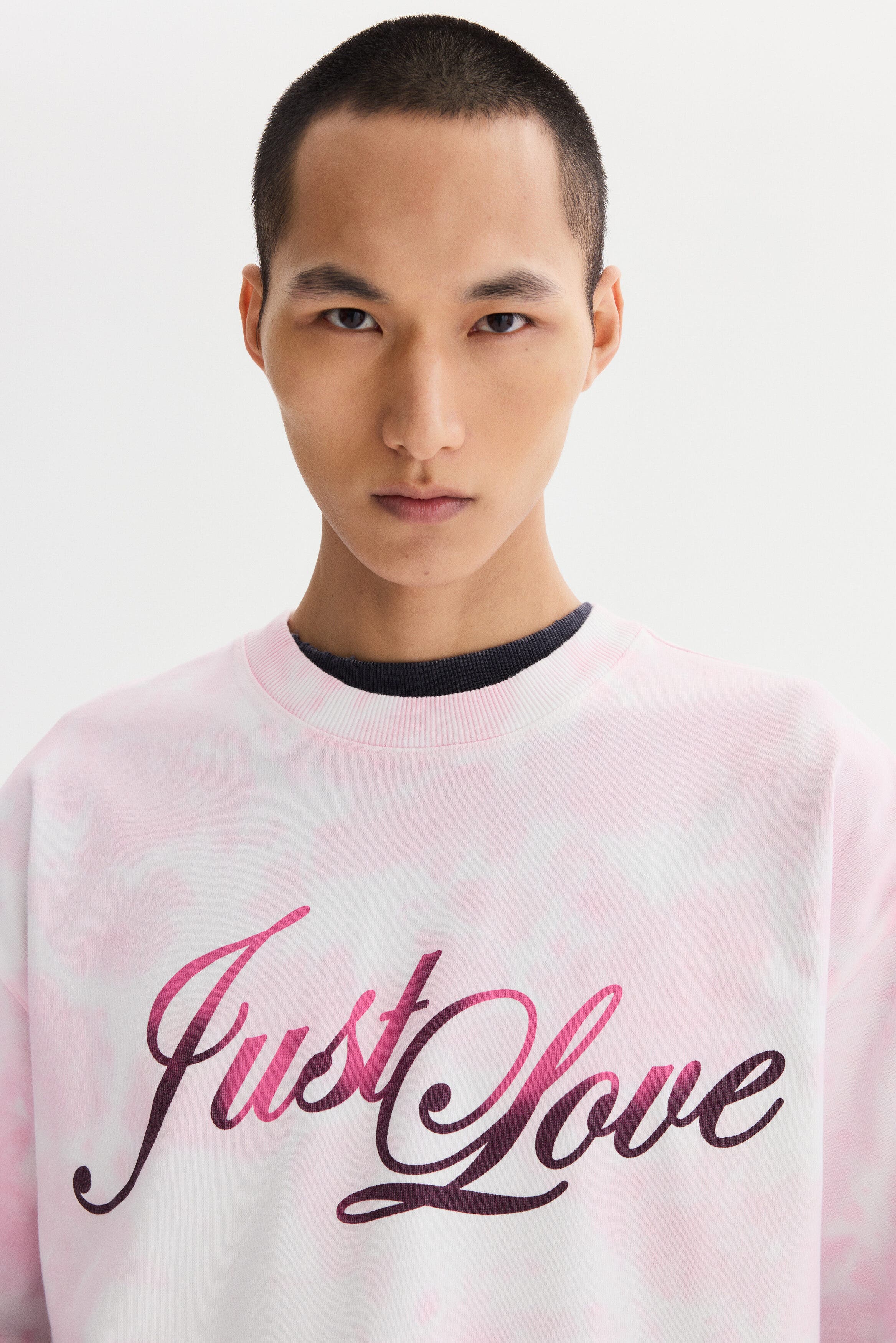 Oversized heat reactive printed t-shirt - image 2