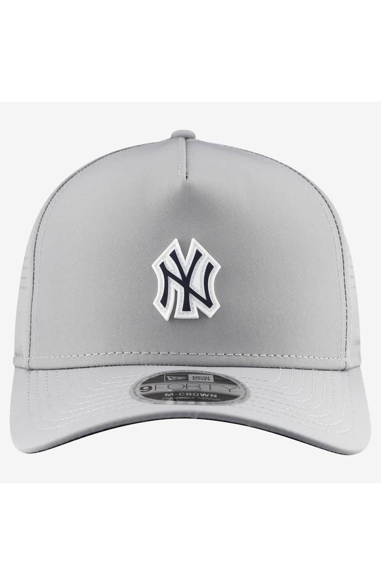 New Era Men's New Era Gray New York Yankees Micro Logo 9FORTY M-Crown A-Frame Adjustable Hat, Alternate, color, Gray