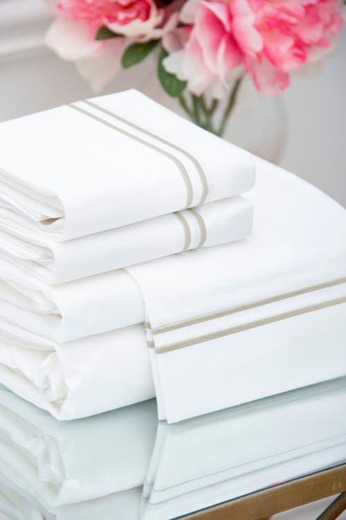 Elisabeth York Legacy Champagne Bedding Sheet Collection In White