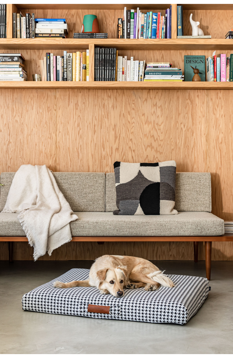 LAY LO Houndstooth Dog Bed, Alternate, color, Black