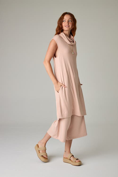 Eavolu Baikal Eco-luxe Fleece Crop Pant In Pink
