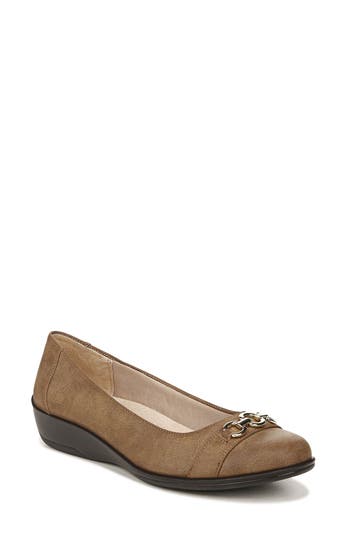 Lifestride Ideal Chain Wedge Flat In Brown
