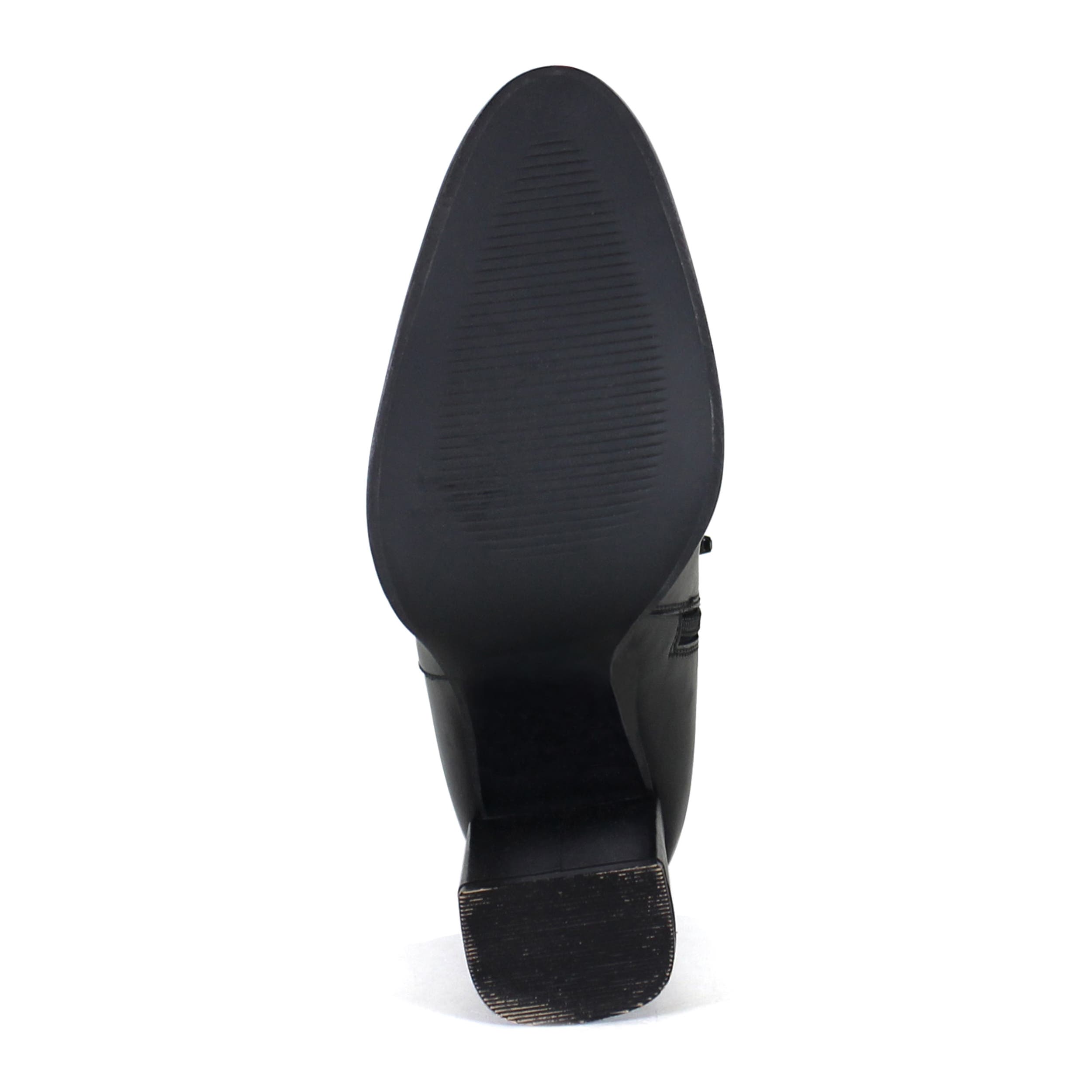 Diba True TRAV LER Sleek Leather Ankle Bootie, Alternate, color, Black