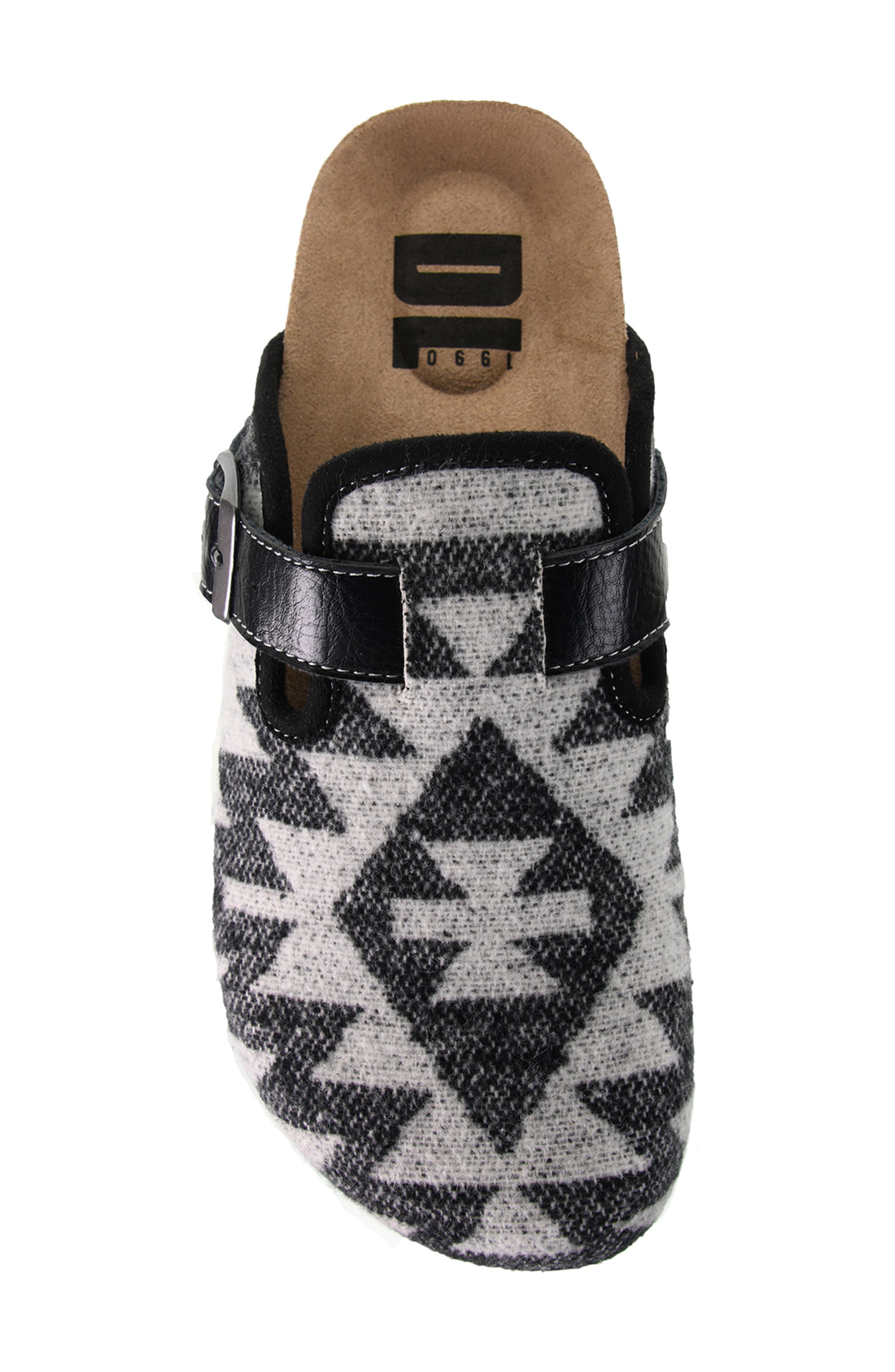 Dirty Laundry Magnolia Clog, Alternate, color, Black/ White Multi