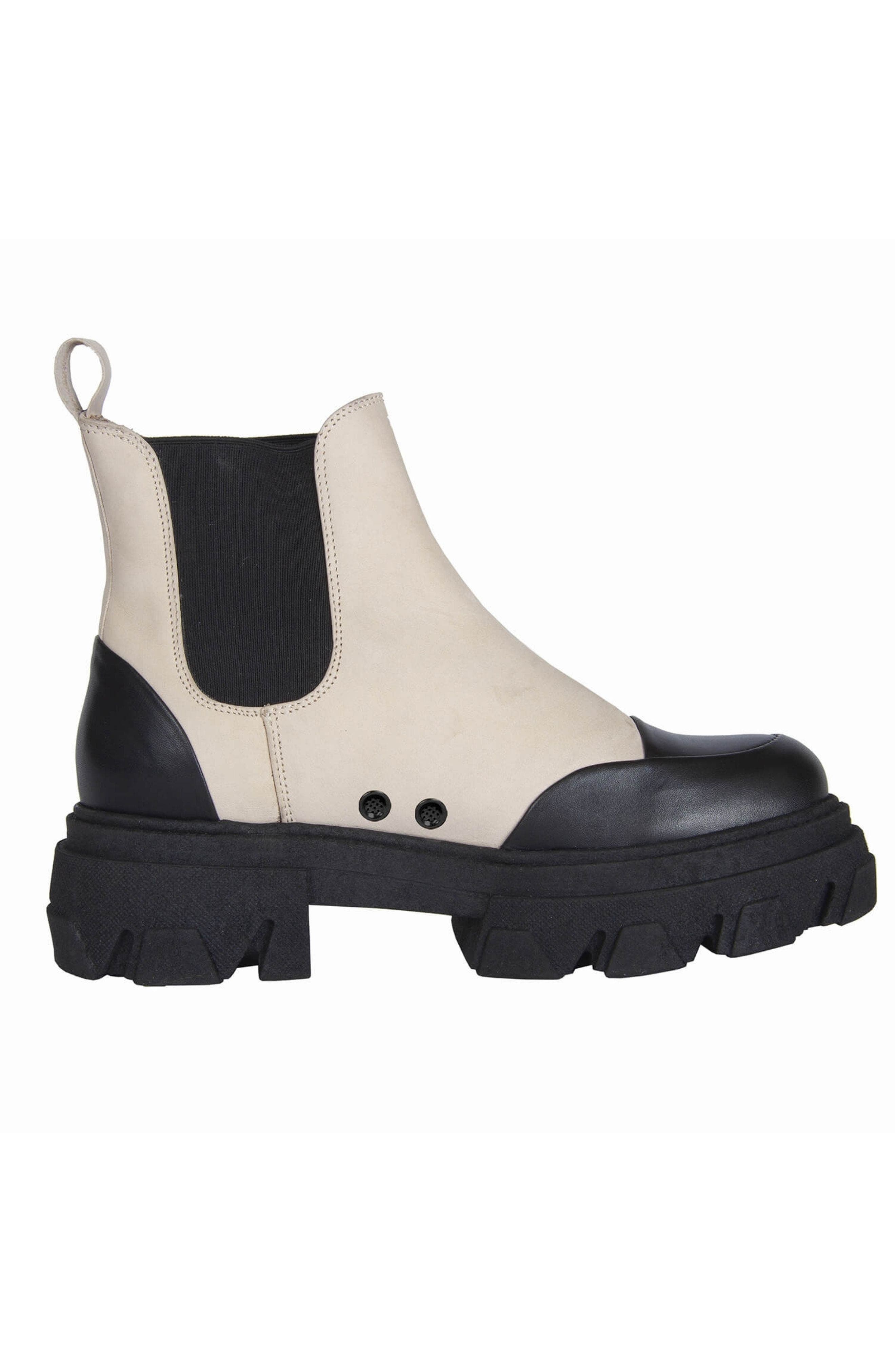 URBNKICKS Chelsea Two-Tone Leather Boots, Alternate, color, Ivory/Black