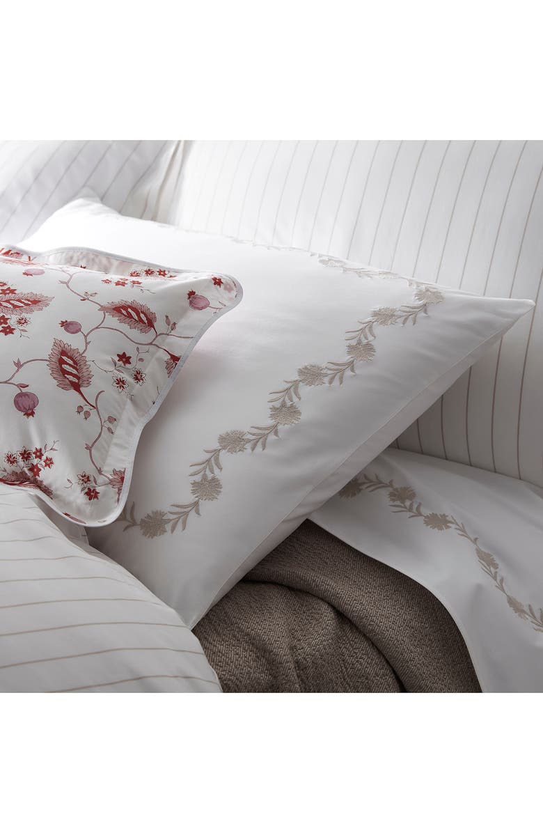 Matouk Daphne Set of 2 520 Thread Count Pillowcases, Alternate, color, Dune