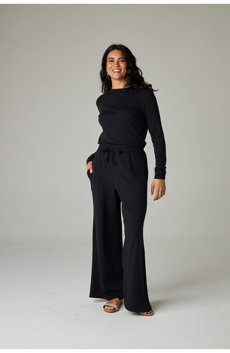 eavolu Garda Eco-Luxe Rib Crew-Neck Long Sleeve Top - Ultra Luxe Flow, Alternate, color, Coal Black