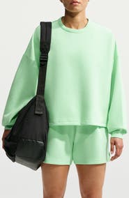 Nike ImpossiblySoft Dri-FIT Oversize Sweatshirt
