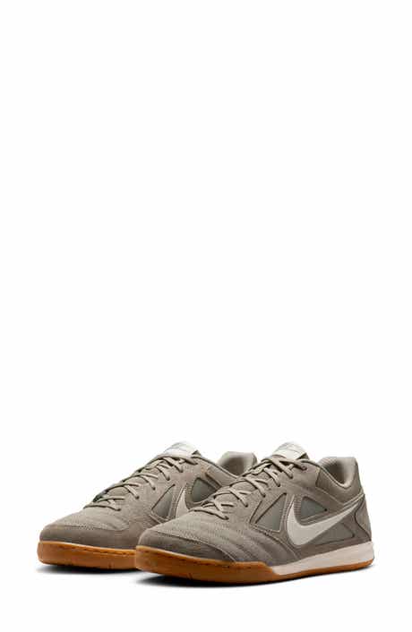 Nike Gato Soccer Sneaker