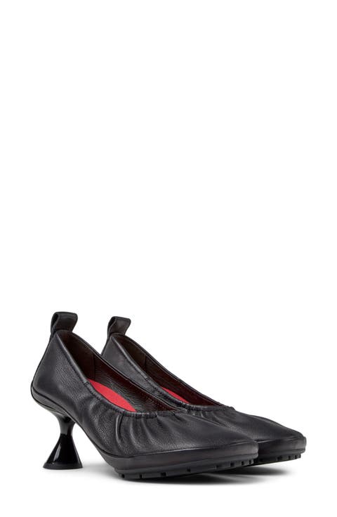 Right Nina Leather Pump