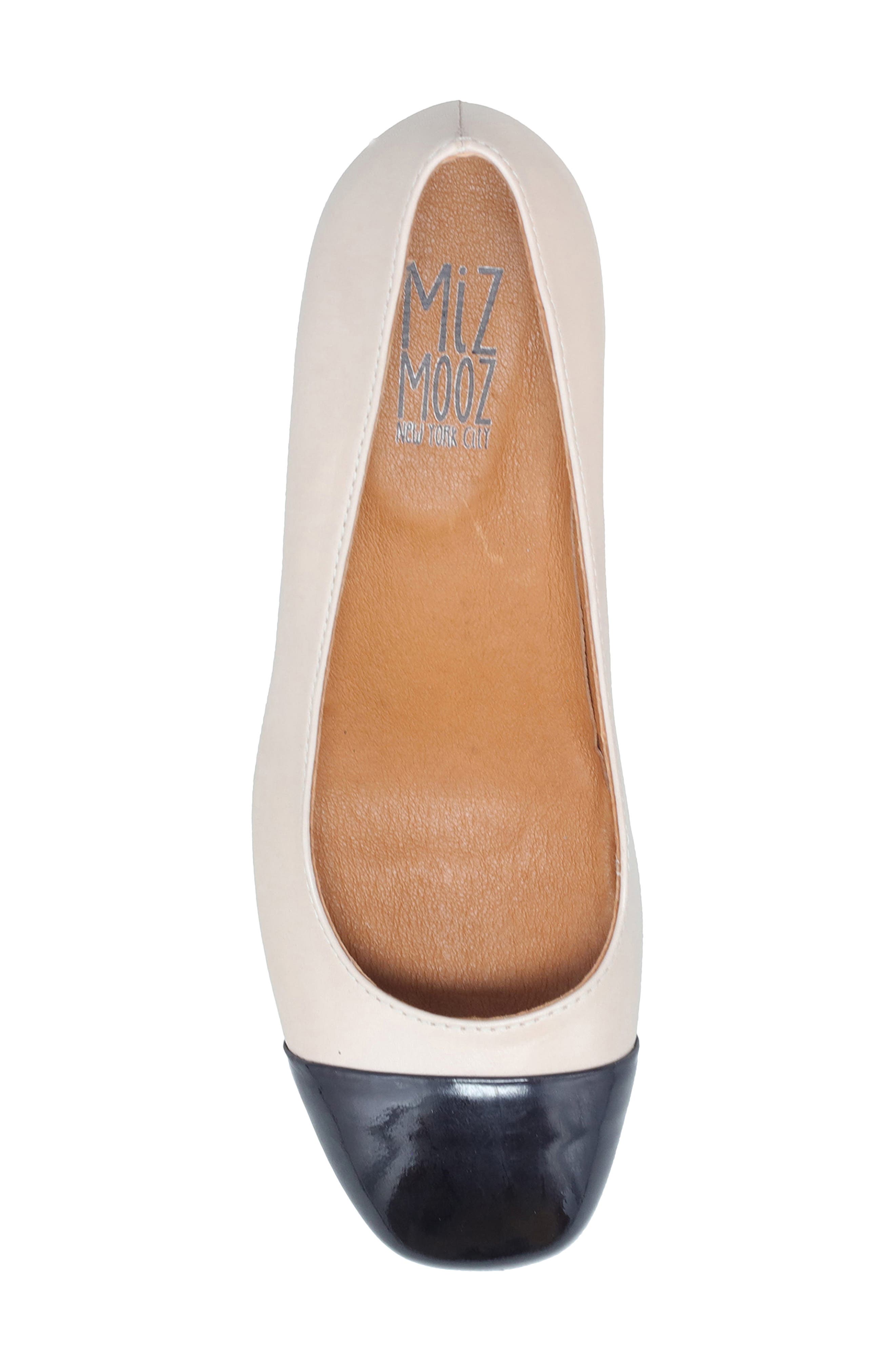 Gilda Cap Toe Pump, Alternate, color, CREAM/ BLACK