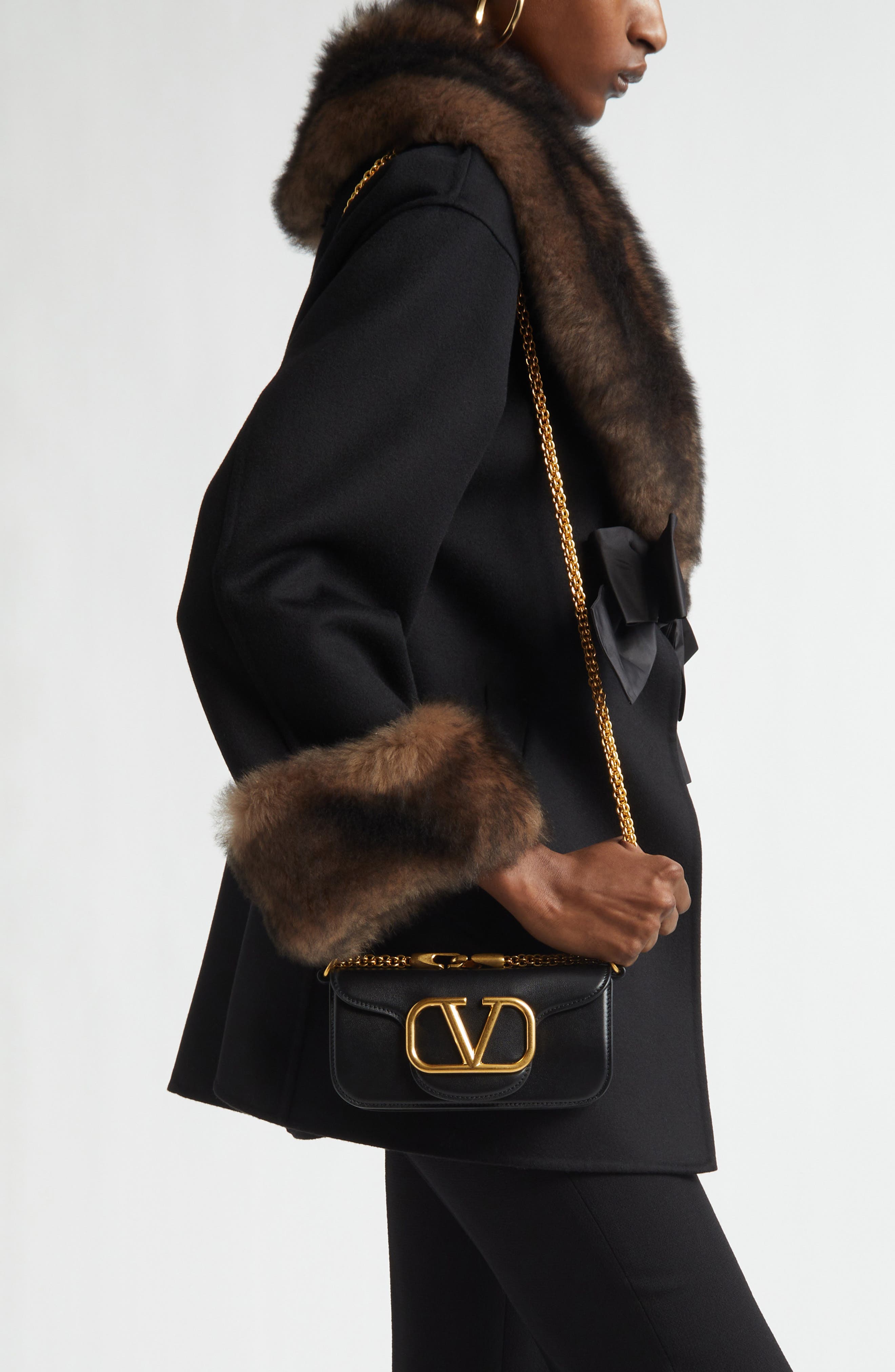 Valentino Garavani Small Locò Shoulder Bag, Alternate, color, Nero